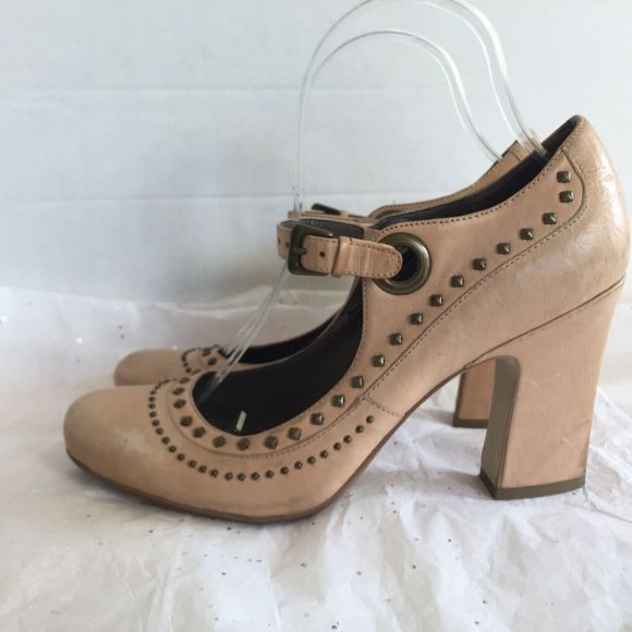 B Makowsky Tan Leather Studded Mary Jane Pump Heels -Size 8 Sasha Round Toe Y2K - Picture 7 of 11